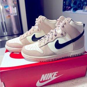 Nike Dunk High WMNS “Fossil Stone-Black Sail”